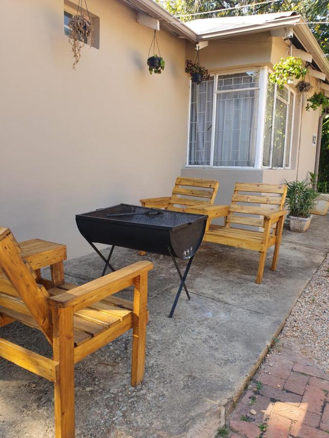 Birchway'S Backpackers Hostel Pretoria Bagian luar foto