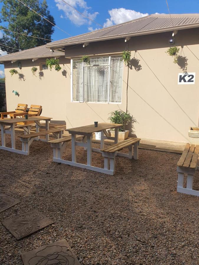 Birchway'S Backpackers Hostel Pretoria Bagian luar foto
