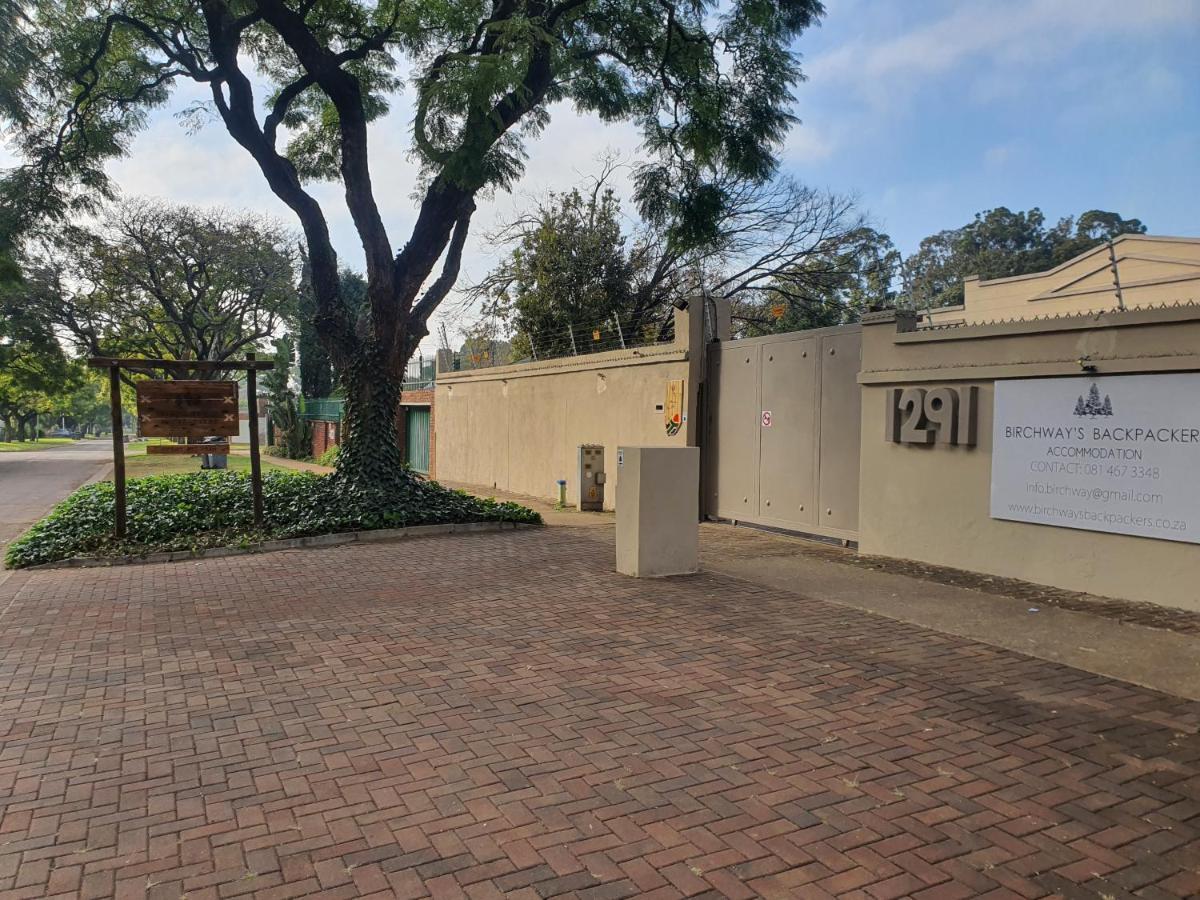 Birchway'S Backpackers Hostel Pretoria Bagian luar foto