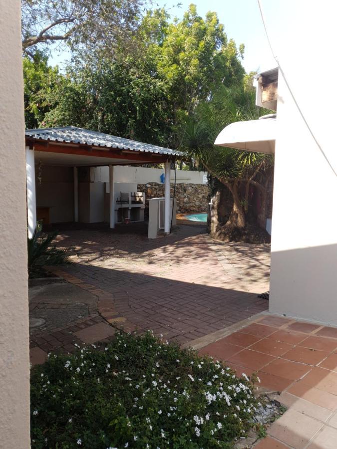 Birchway'S Backpackers Hostel Pretoria Bagian luar foto
