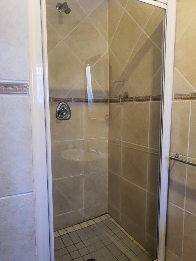 Birchway'S Backpackers Hostel Pretoria Bagian luar foto
